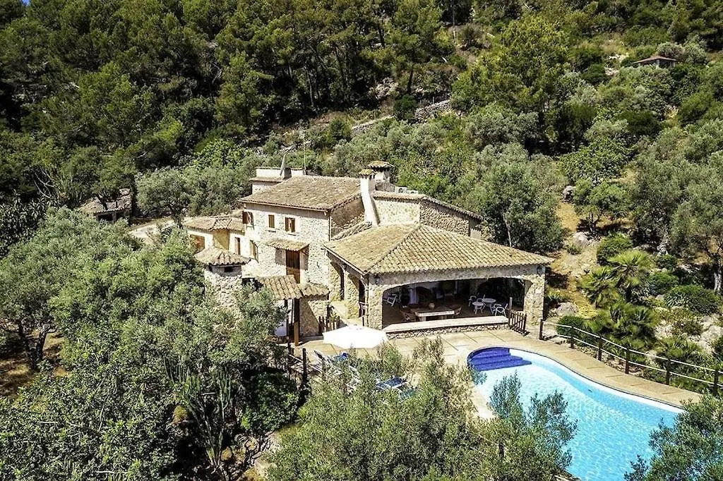 Rustic House Recently Renovated Villa With Views To The Pollensa Mountains By Renthousing Pollença