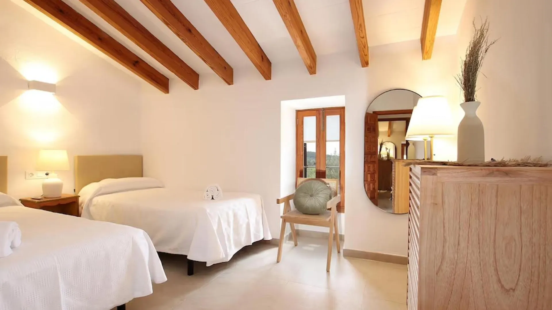 Rustic House Recently Renovated Villa With Views To The Pollensa Mountains By Renthousing Pollença 0*,  Spagna