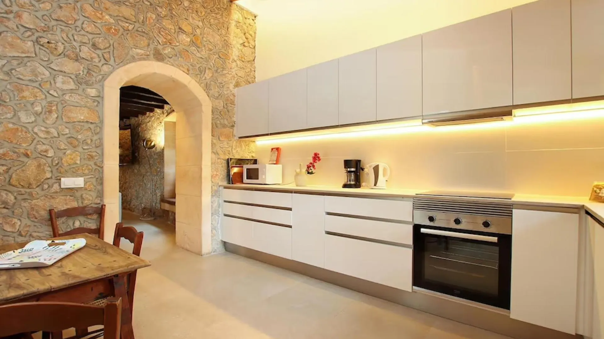 Rustic House Recently Renovated Villa With Views To The Pollensa Mountains By Renthousing Pollença