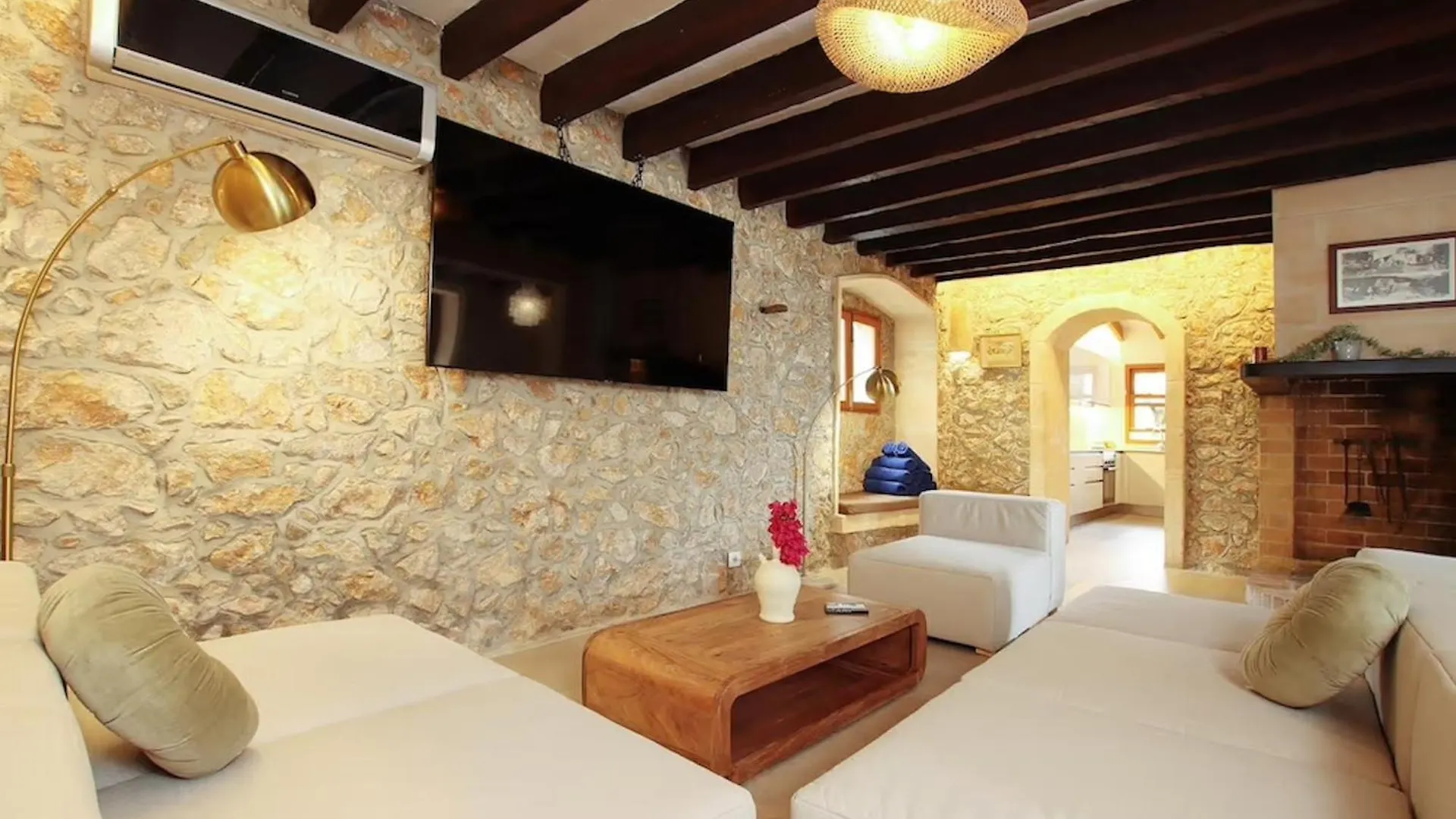 Rustic House Recently Renovated Villa With Views To The Pollensa Mountains By Renthousing Pollença