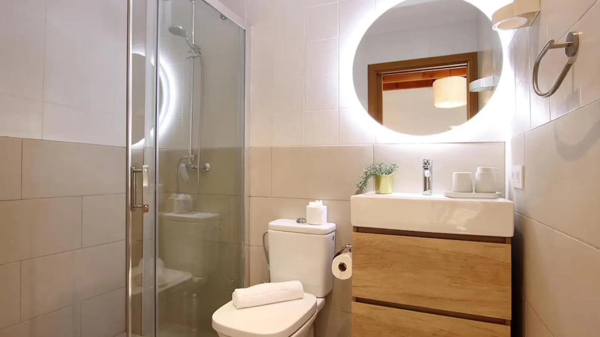 Rustic House Recently Renovated Villa With Views To The Pollensa Mountains By Renthousing Pollença Spagna
